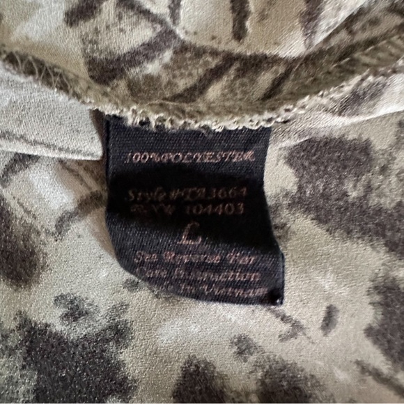 Eage Olive Green & Black Sleeveless Top - Picture 8 of 10